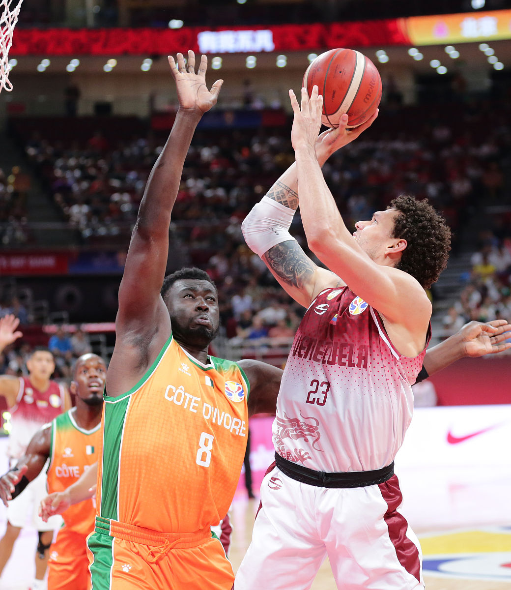 ag体育平台官网-阿斯顿维拉冲刺阶段篮板制胜；志在意甲名次提升；球迷炸锅；训练强度明显提升