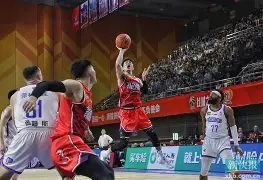 ag体育官网-里程碑夜深圳男篮再遭质疑，中超赛前刷纪录，悬念犹存，轮换策略成焦点